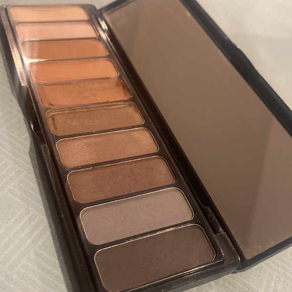 E.L.F. Mad for Matte Eyeshadow Palette - Picture 3 of 5